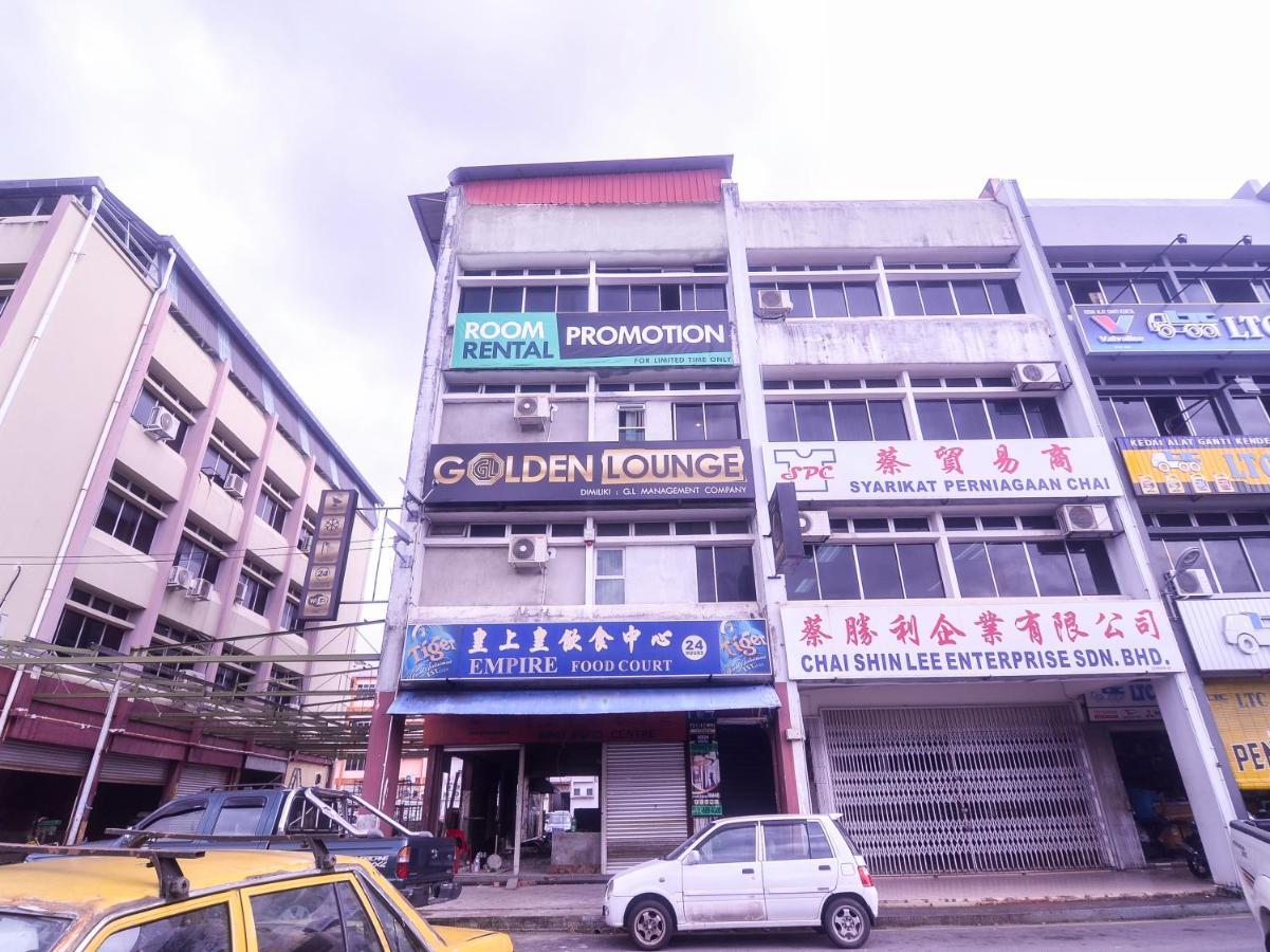 Super Oyo 89465 Golden Lounge Hotel Kuching Exterior photo